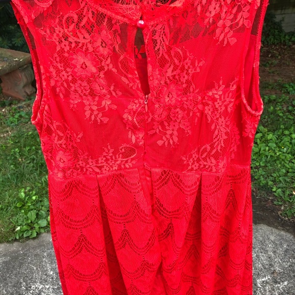 Red dress - Picture 2 of 4